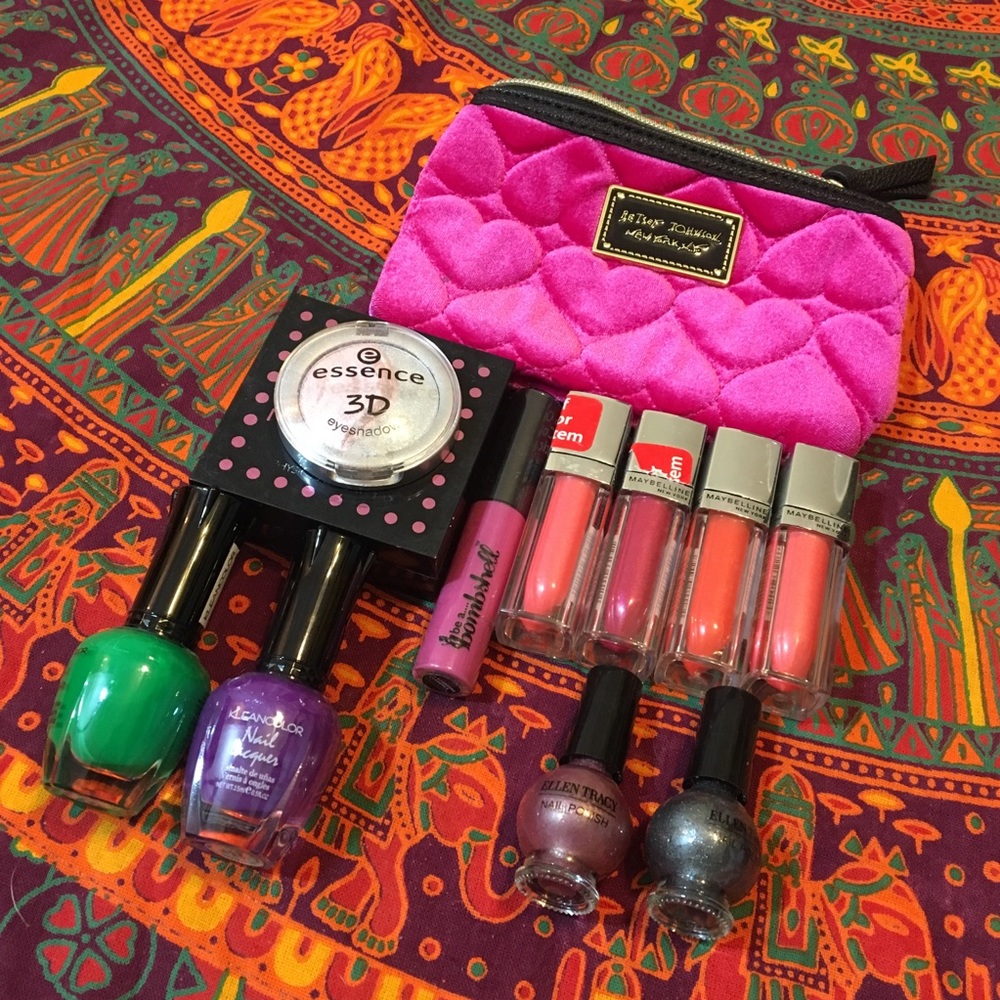 Huge makeup bundle